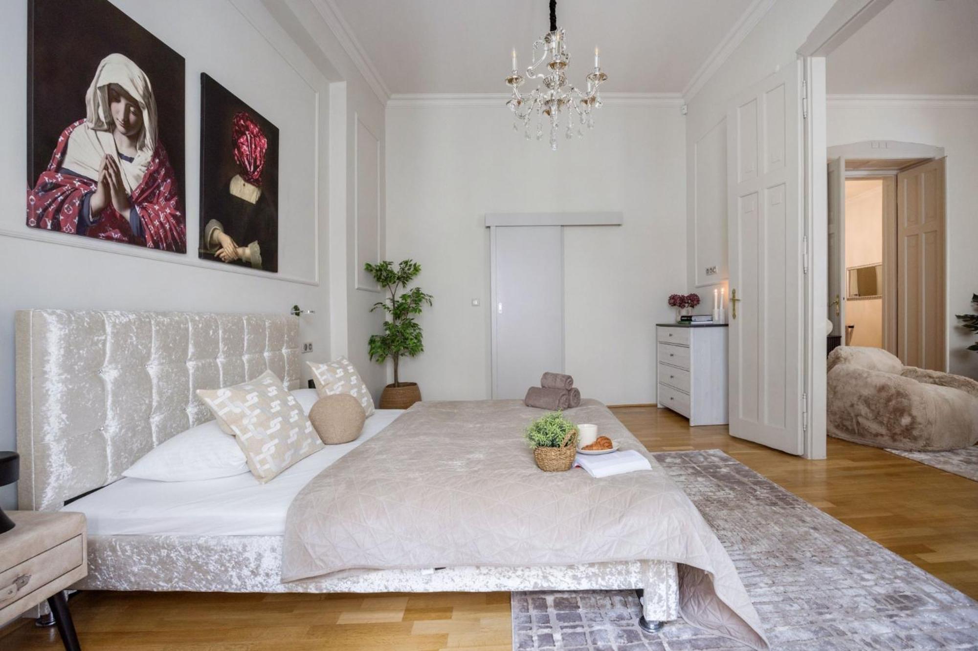 Timeless Elegant Apartment By Opera House Budapeszt Zewnętrze zdjęcie
